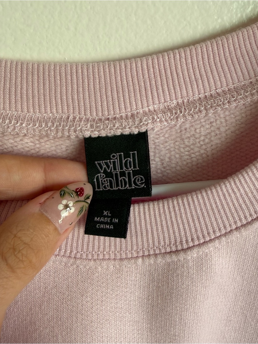 Wild Fable Pink Le Mont Blanc Graphic Fleece-Lined Sweatshirt size XL - Picture 5 of 6